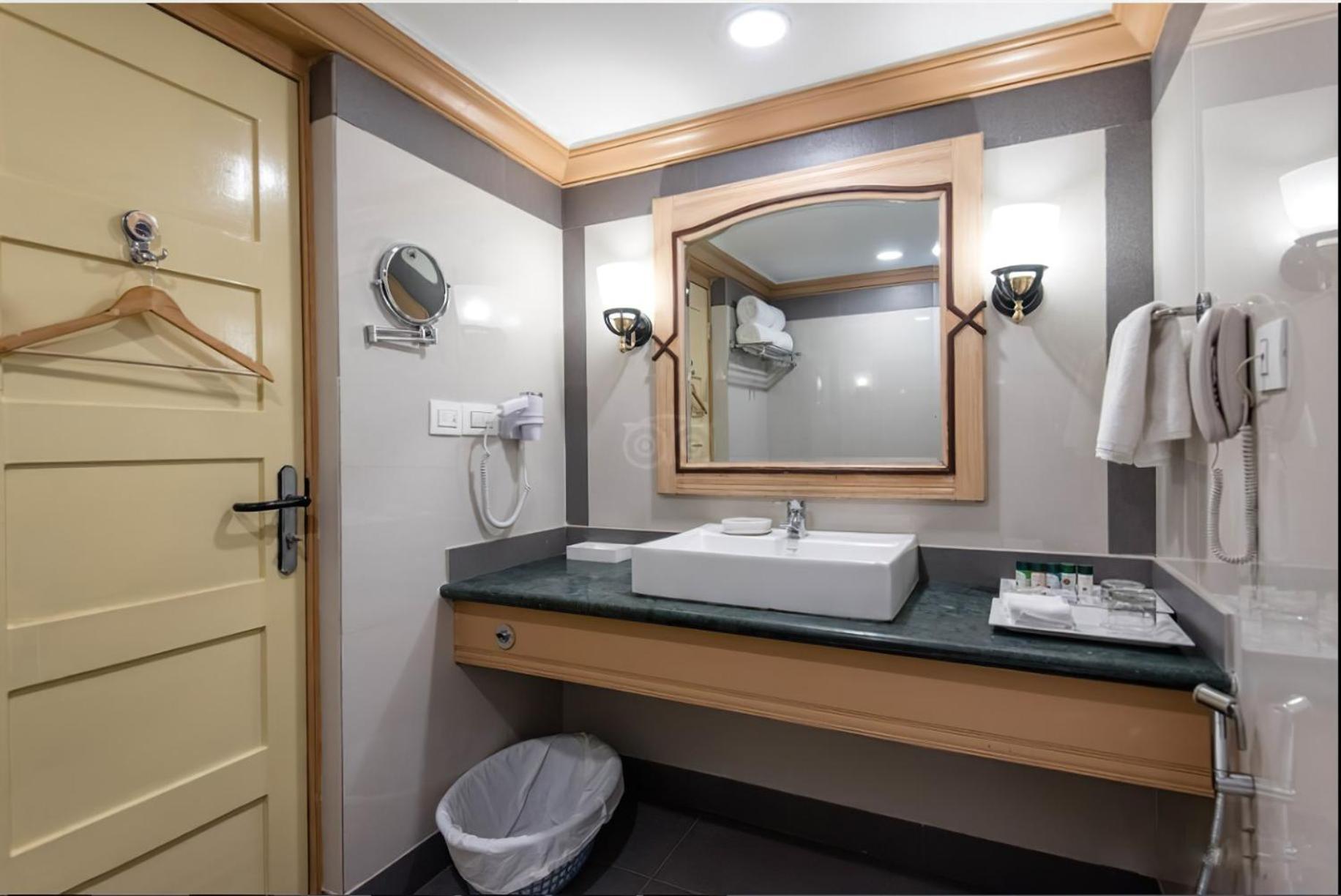 Fortune Resort Sullivan Court, Ooty - Member Itc Hotels' Group Exteriör bild